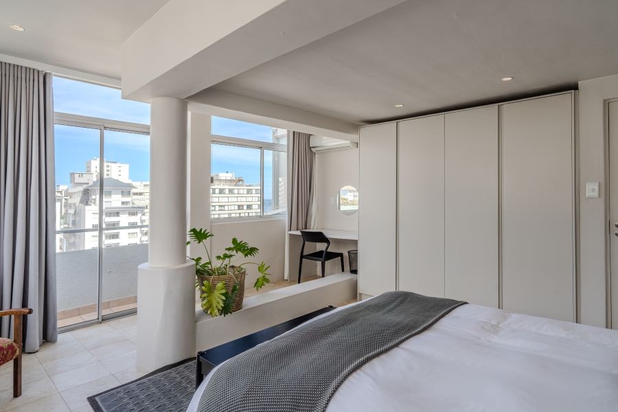 2 Bedroom Property for Sale in Sea Point Western Cape